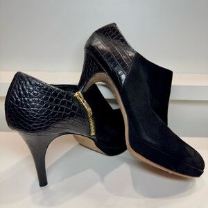Vince Camuto Black Croc Embossed Suede Ankle Booties Stiletto Preowned No Box